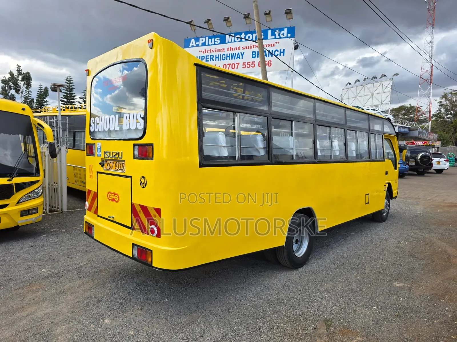 Isuzu NQR 2018 Yellow