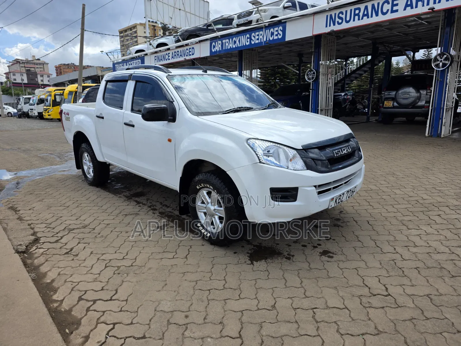 Isuzu D-MAX 2013 White