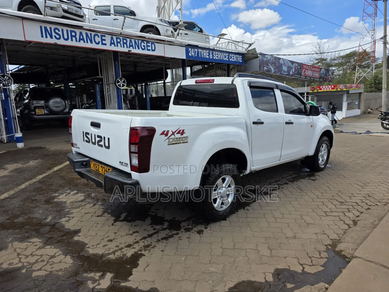 Isuzu D-MAX 2013 White