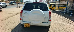 Suzuki Escudo 2011 White