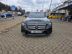 Mercedes-Benz E200 2017 Black