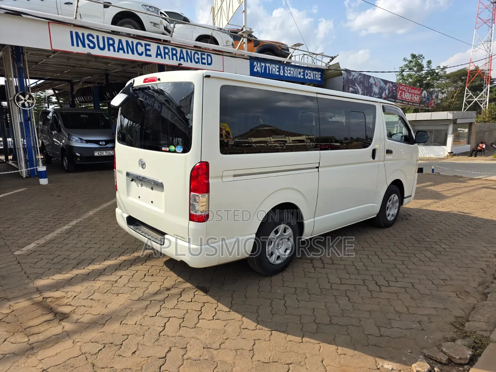 Toyota HiAce 2019 White