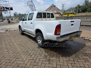 Toyota Hilux 2007 White