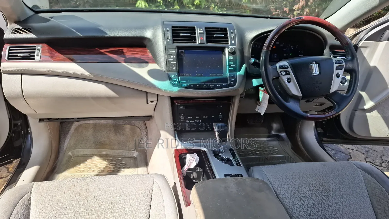 Toyota Crown 2011 Black