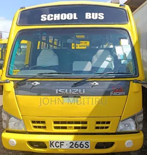 Isuzu NQR 2015 Yellow