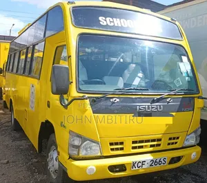Isuzu NQR 2015 Yellow