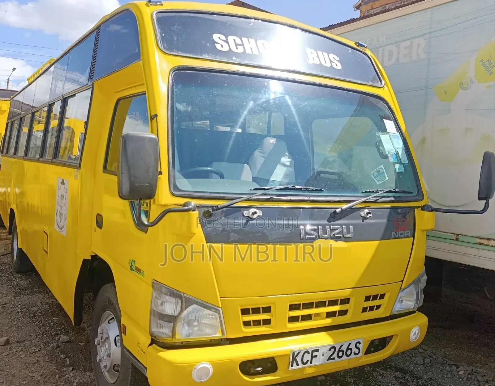 Isuzu NQR 2015 Yellow