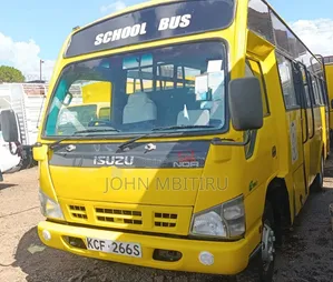Isuzu NQR 2015 Yellow
