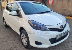 Toyota Vitz 2013 Off white