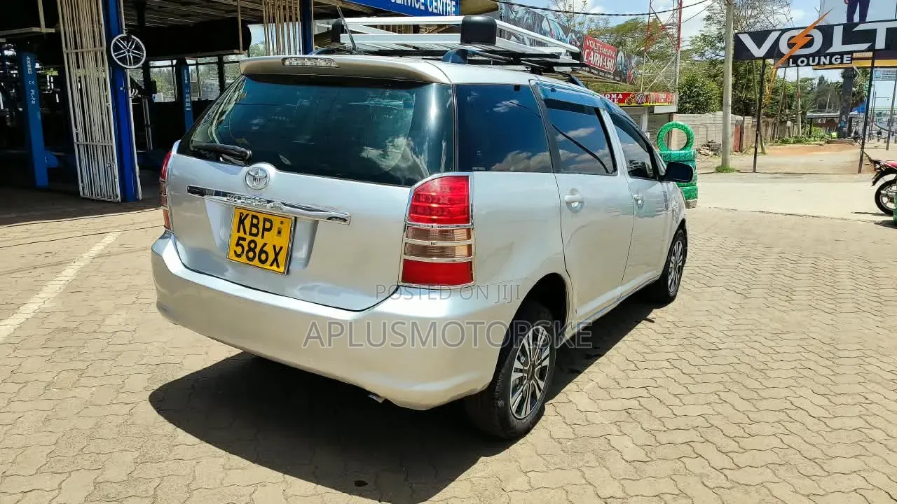 Toyota Wish 2004 Silver