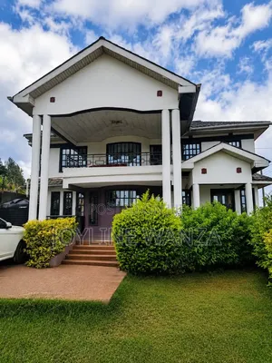 5bdrm Maisonette in Ngoingwa for sale