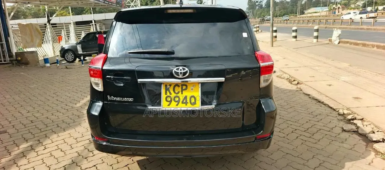 Toyota Vanguard 2010 Black