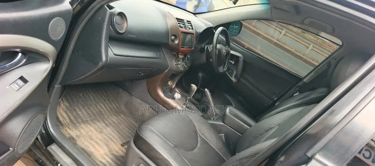 Toyota Vanguard 2010 Black