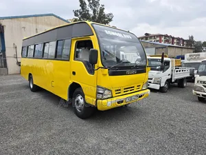 Isuzu NQR 2007 Yellow
