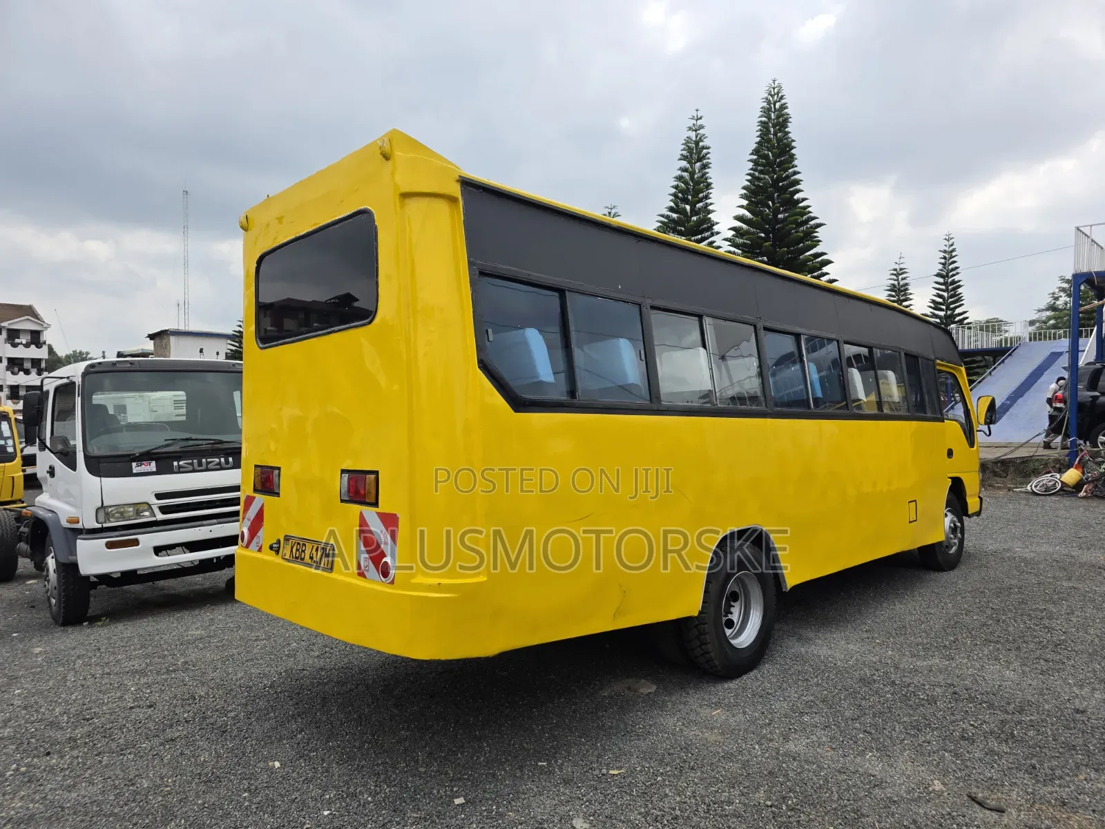Isuzu NQR 2007 Yellow