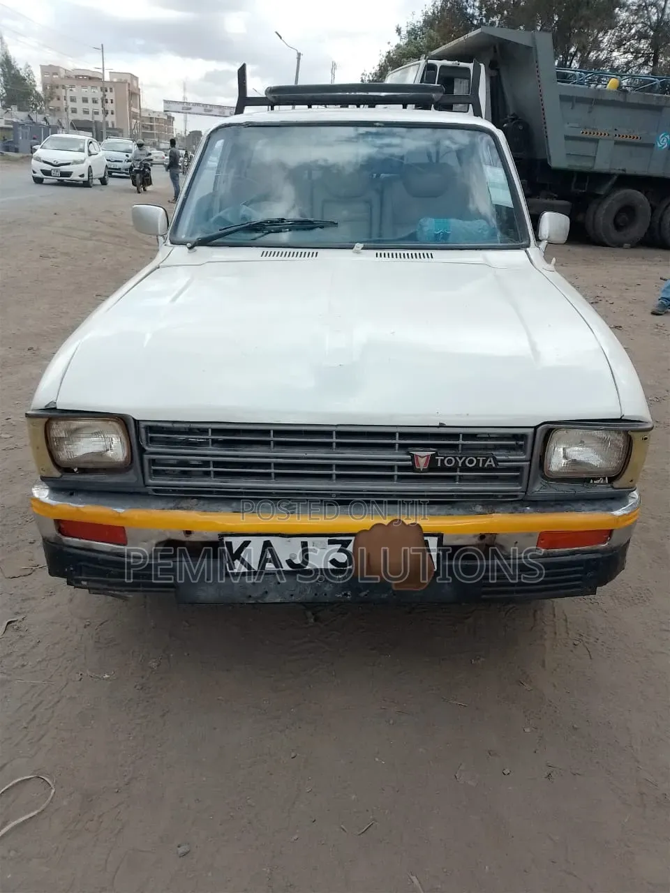 Toyota Hilux 1999 Yellow
