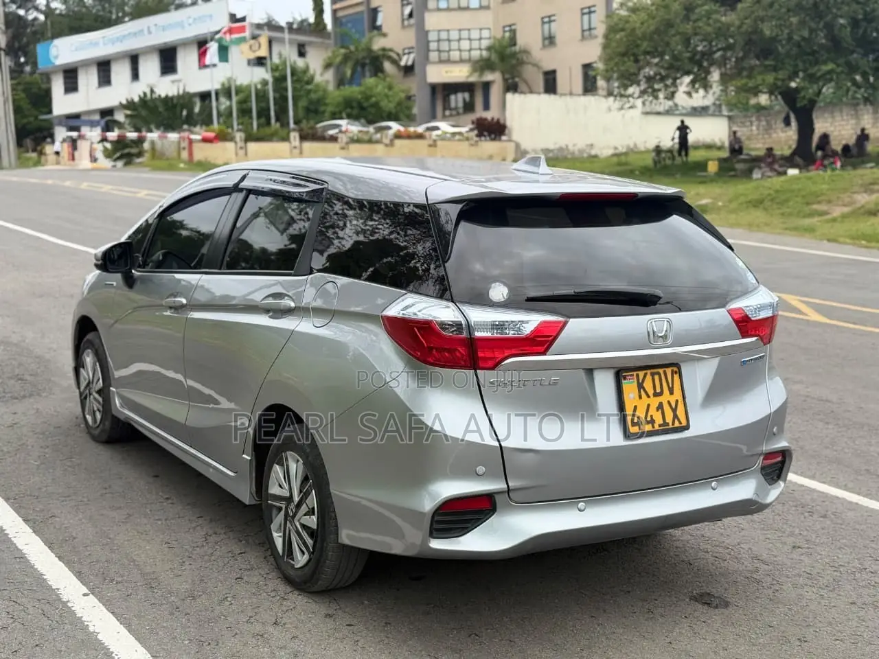 Honda Fit Shuttle 2019 Silver