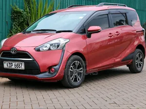 Toyota Sienta 2017 Red