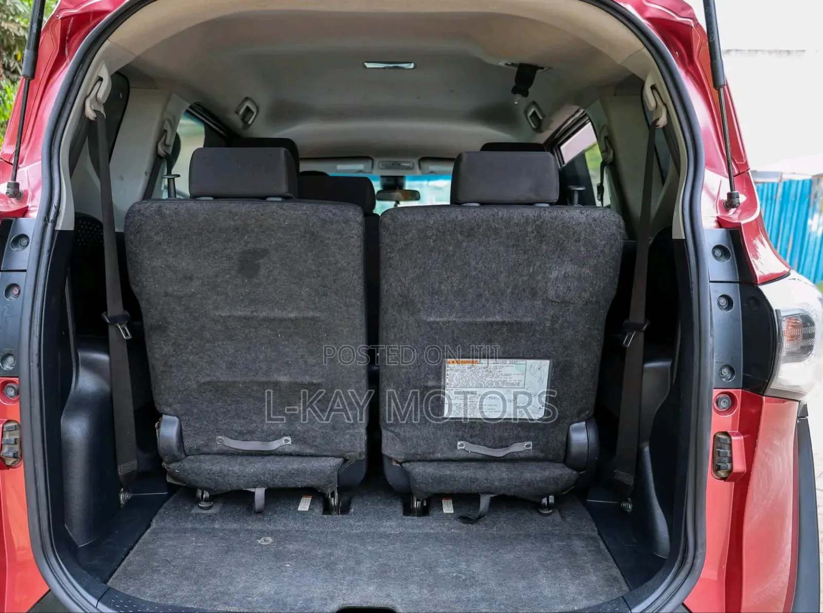 Toyota Sienta 2017 Red
