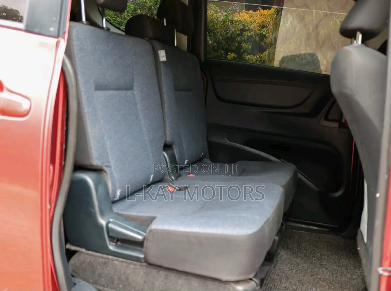 Toyota Sienta 2017 Red