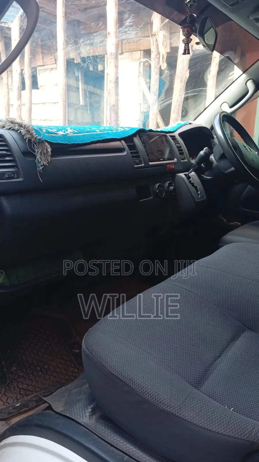 Toyota HiAce 2017 White