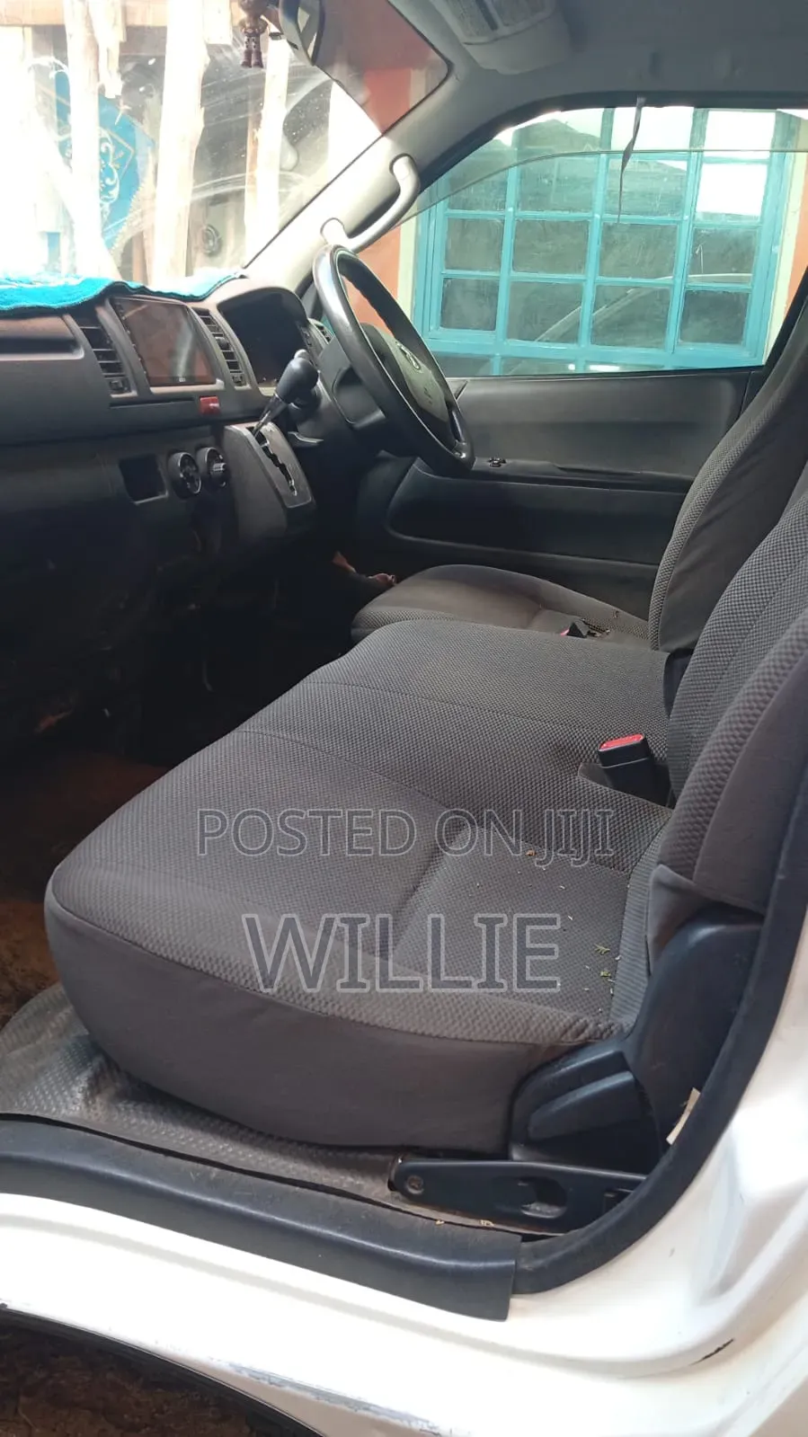 Toyota HiAce 2017 White