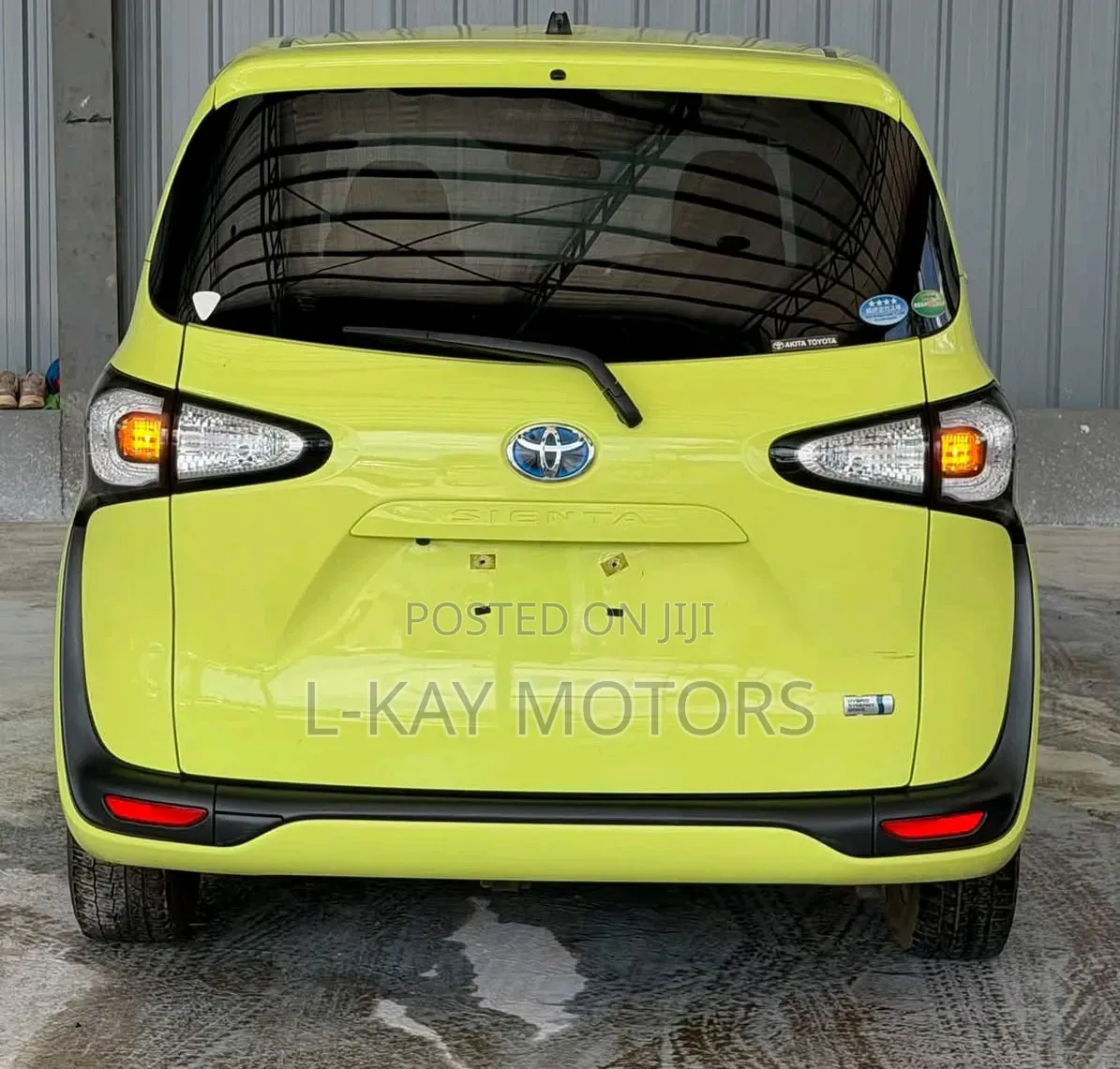 Toyota Sienta 2018 Green