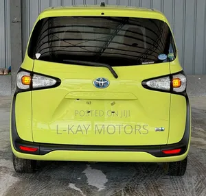 Toyota Sienta 2018 Green