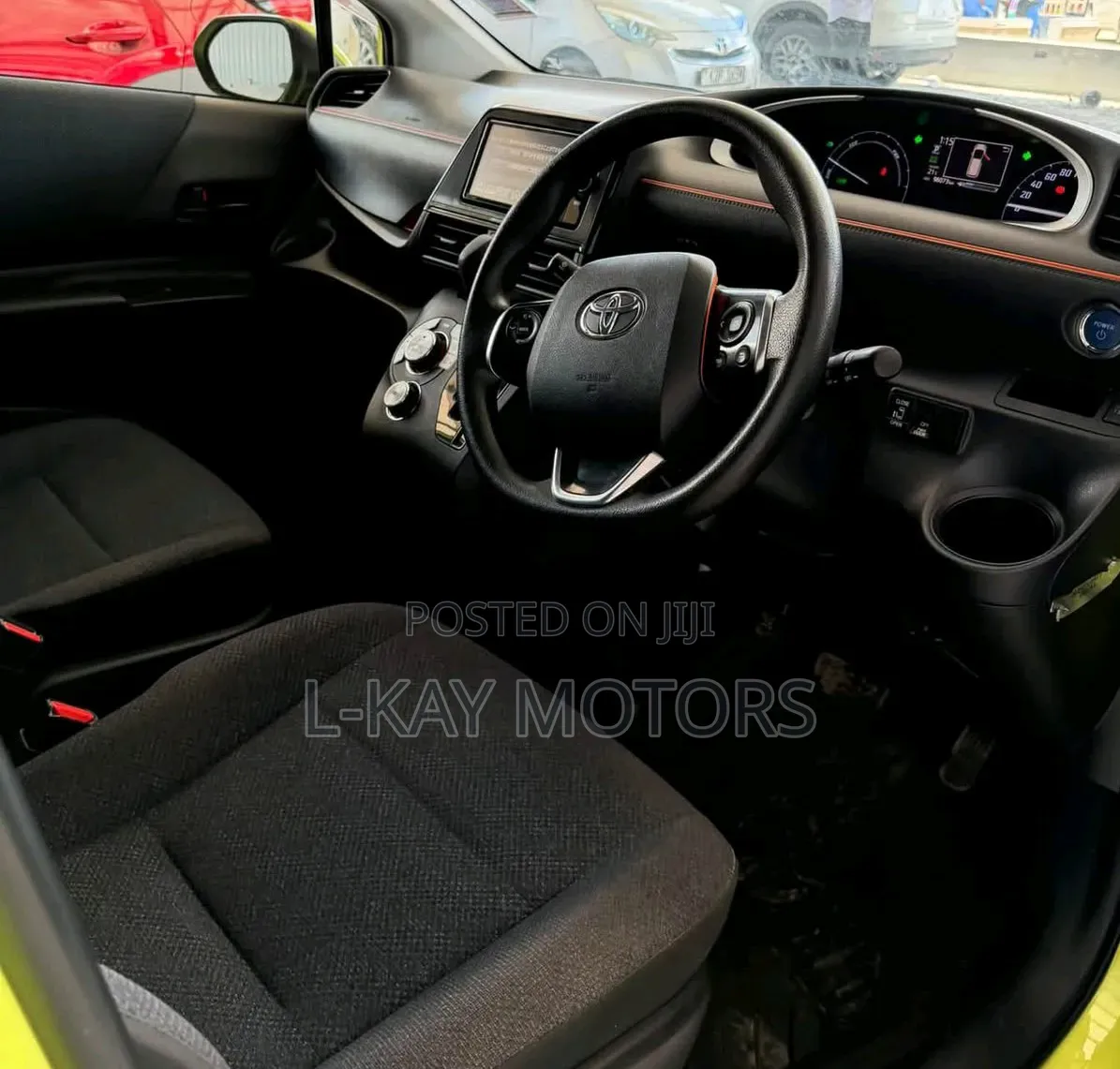 Toyota Sienta 2018 Green