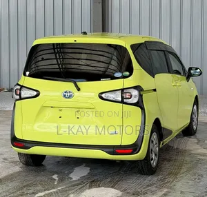Toyota Sienta 2018 Green