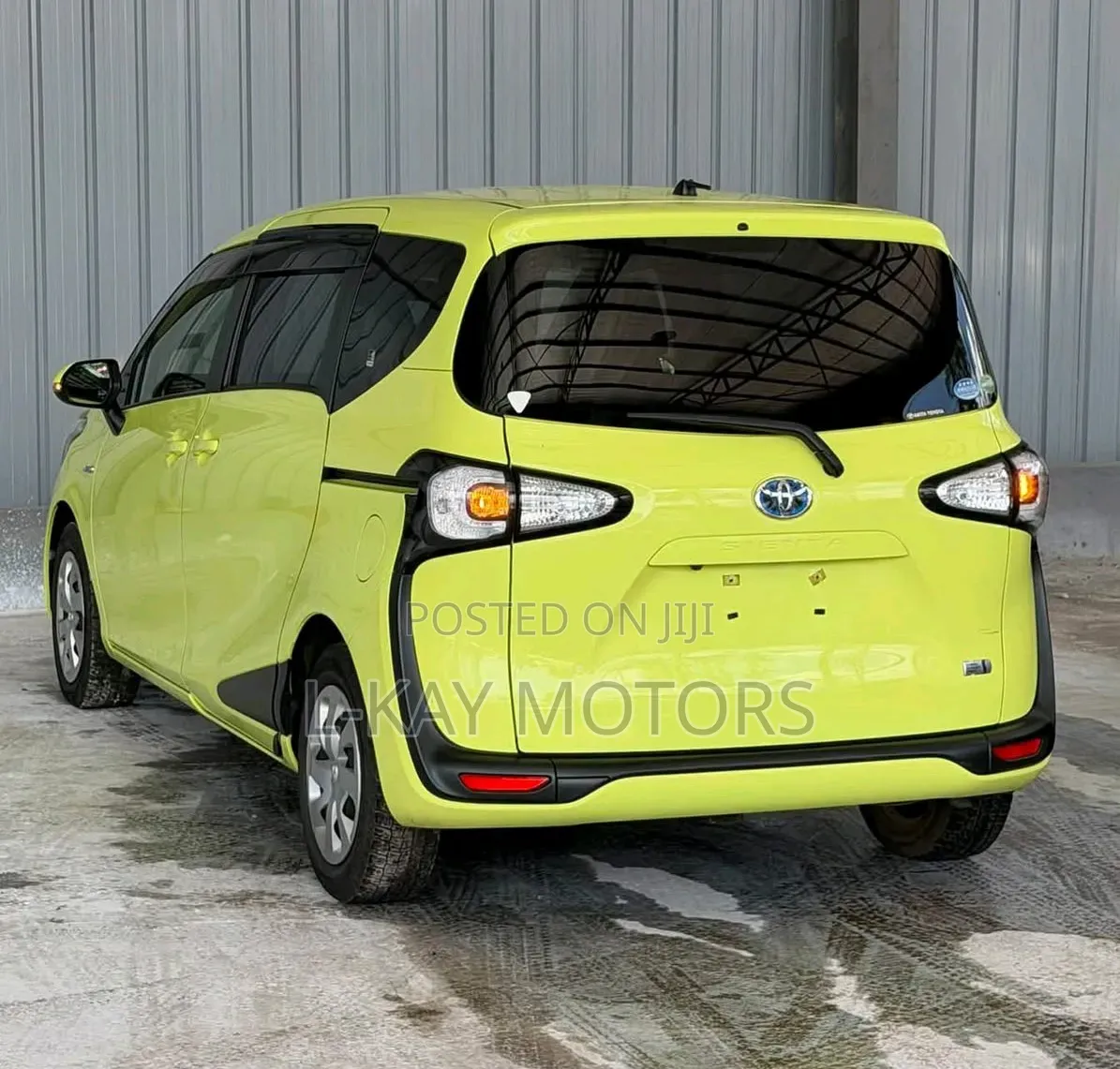 Toyota Sienta 2018 Green