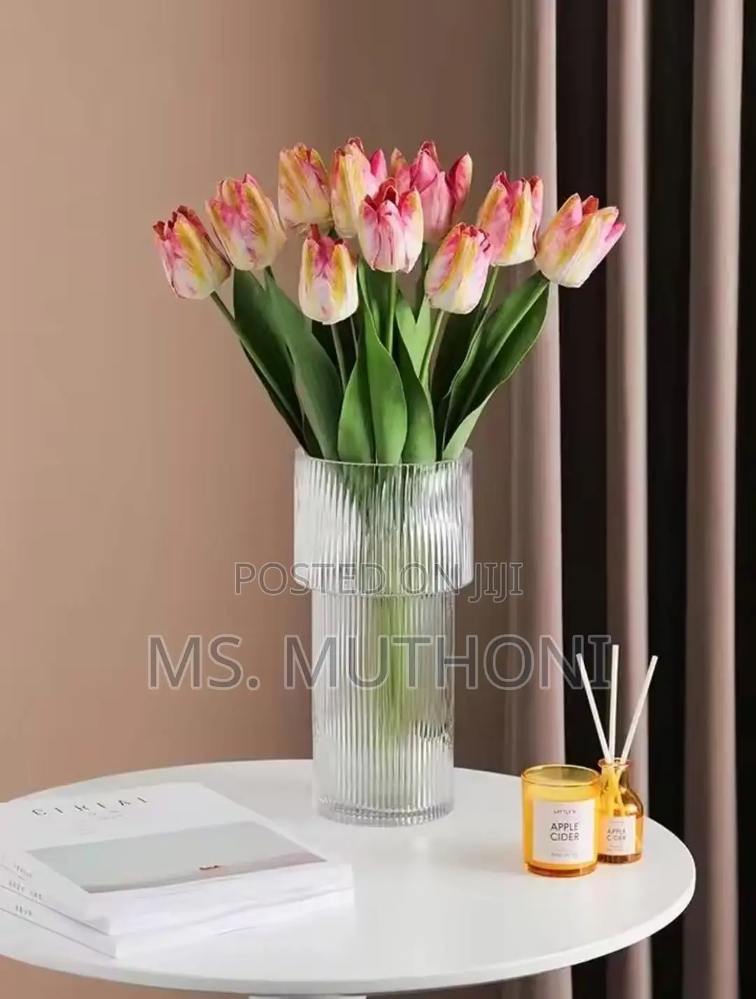 Minimalist Ribbed Transparent Glass Vase