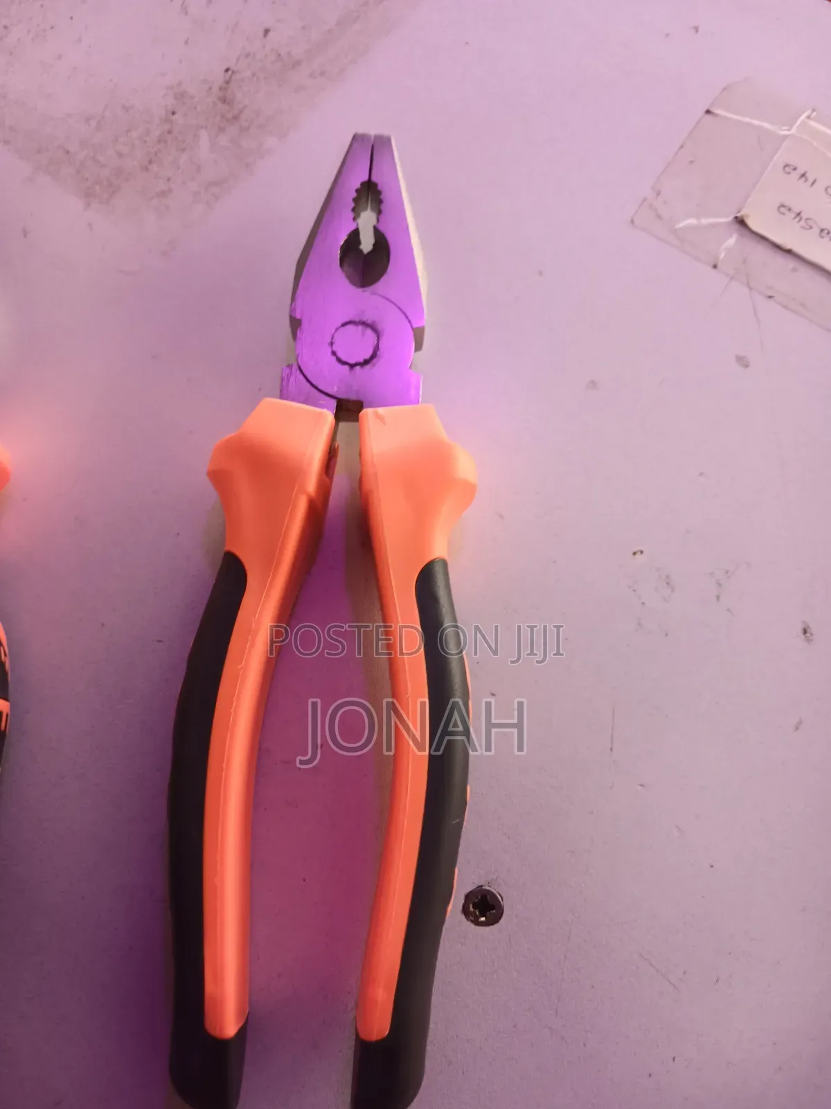 Pliers. Fx