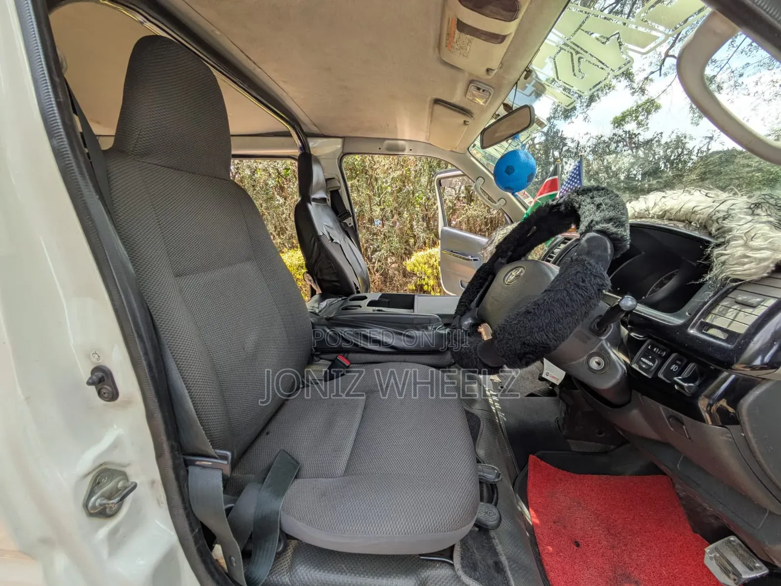 Toyota HiAce 2012 White