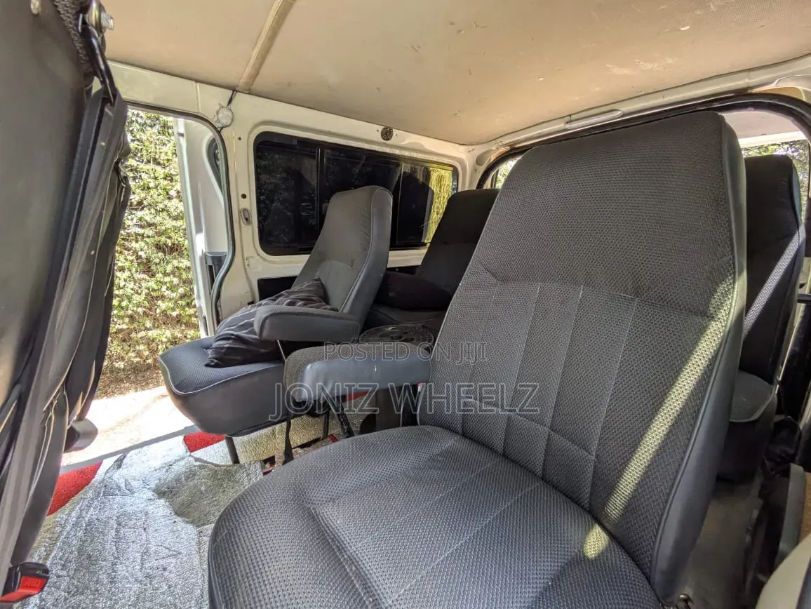 Toyota HiAce 2012 White