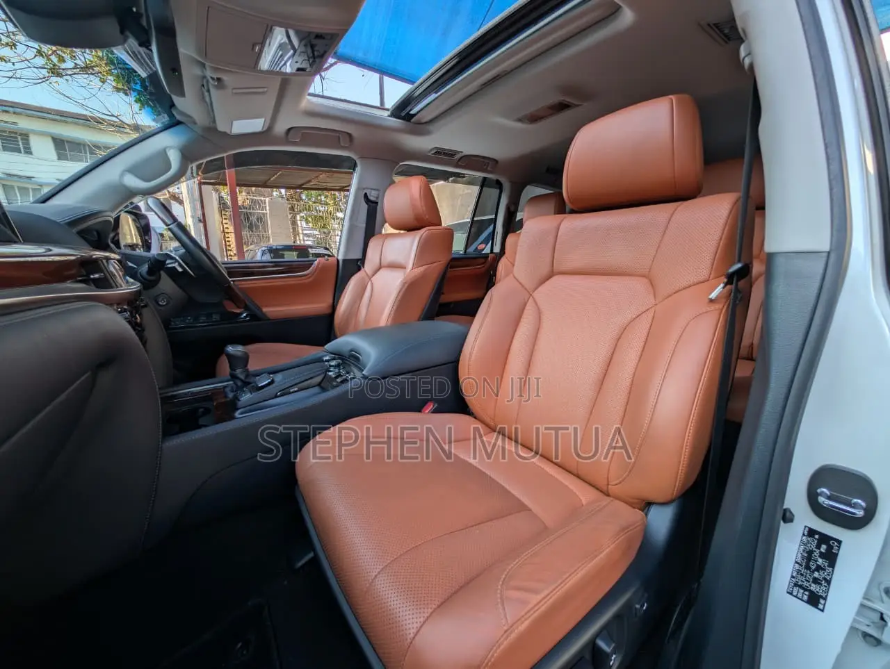 Lexus LX 570 AWD 2019 White