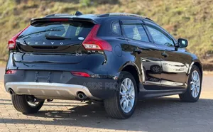 Volvo V40 2019 Black