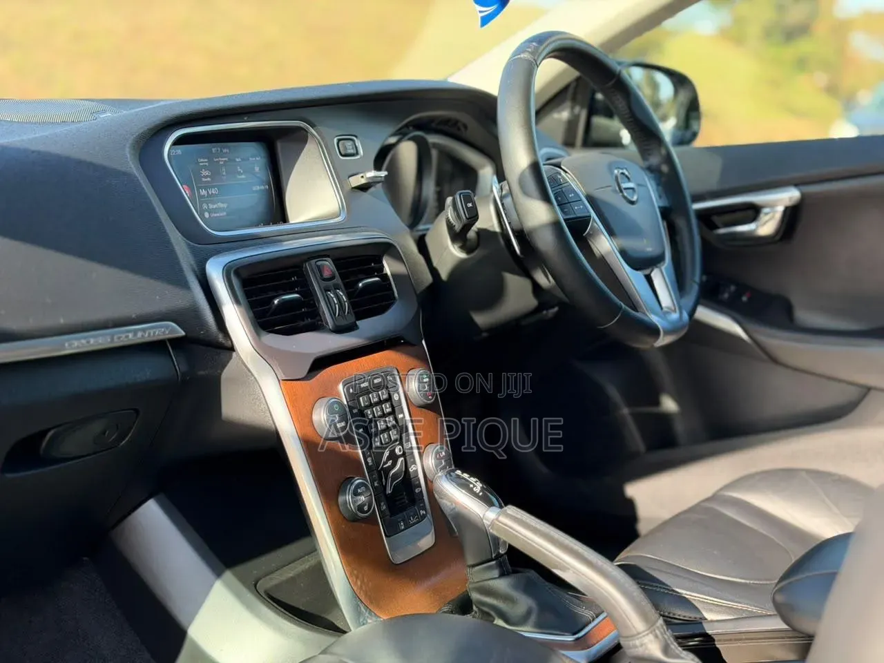 Volvo V40 2019 Black