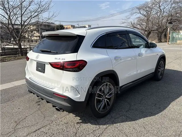 Mercedes-Benz GLA 250 2021 White