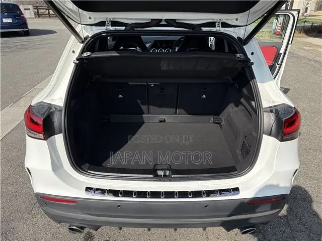 Mercedes-Benz GLA 250 2021 White
