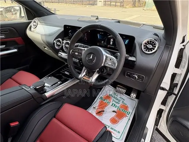 Mercedes-Benz GLA 250 2021 White