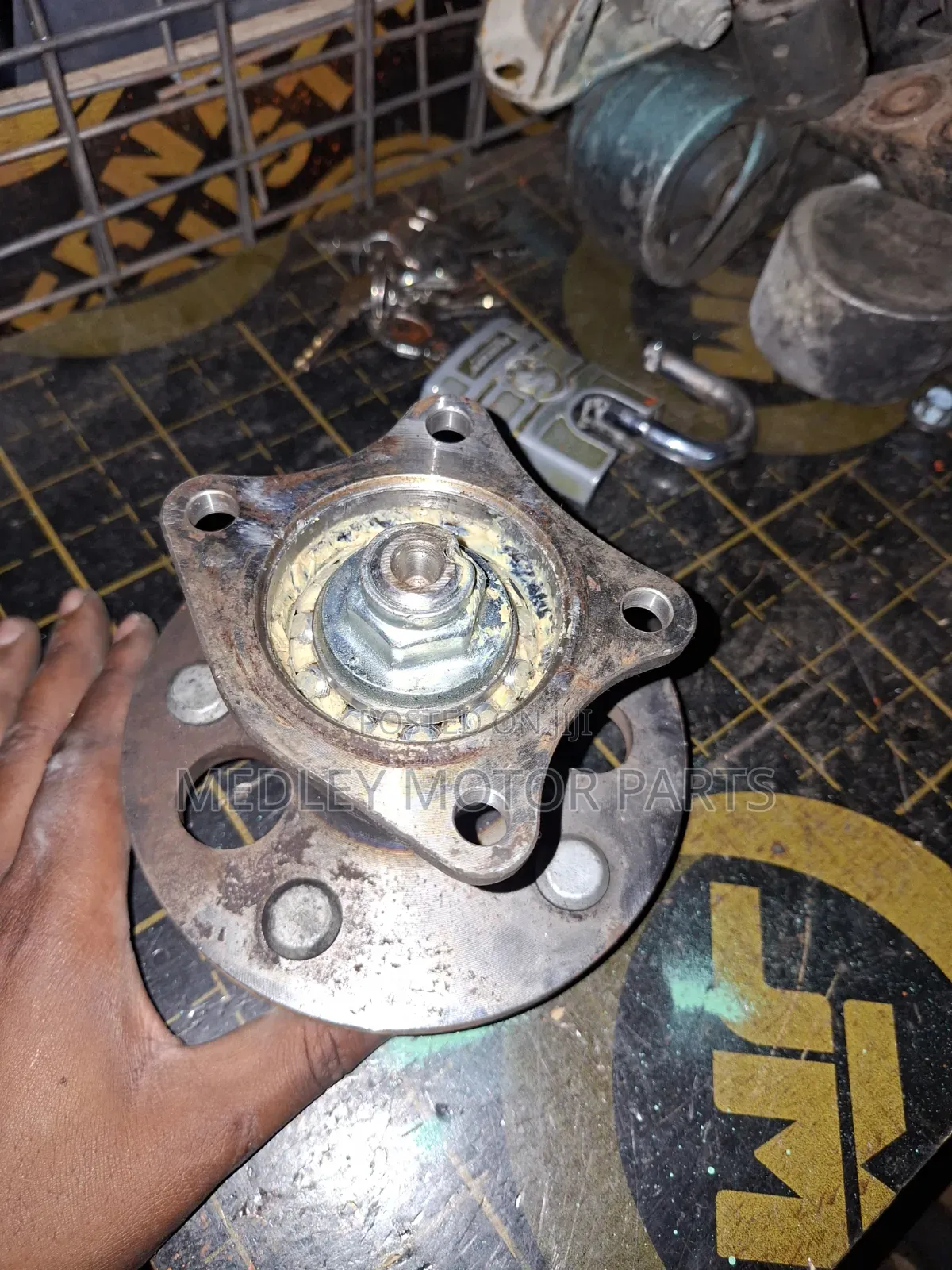 Rear Wheel Hub Premio Nyoka