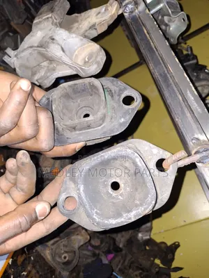 Xtrail Nt32 Gearbox Mount