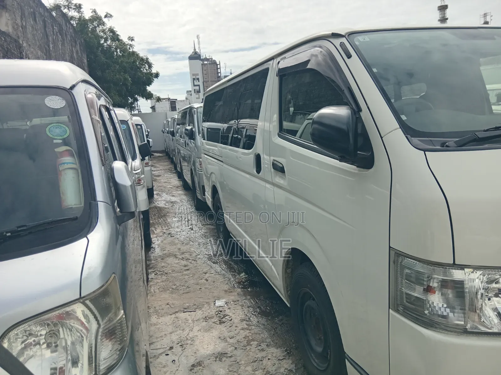 Toyota HiAce 2017 White