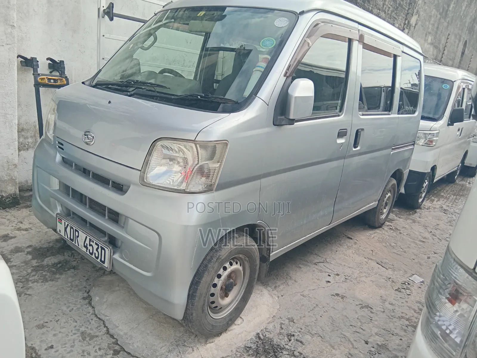 Daihatsu Move Conte 2017 Silver