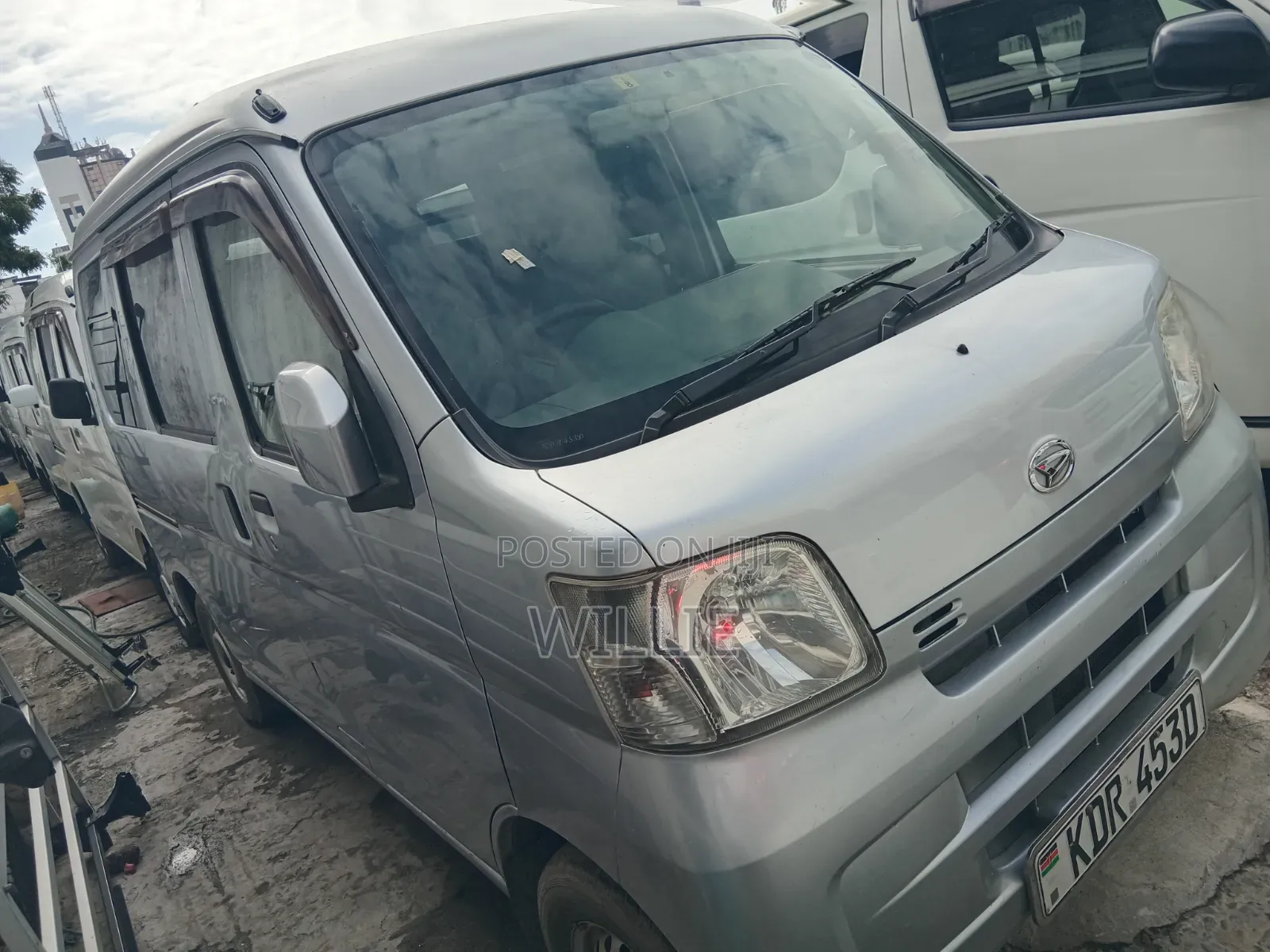 Daihatsu Move Conte 2017 Silver