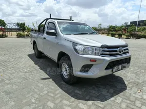 Toyota Hilux Revo Single Cab Deisel 2.4 RWD 2018 Pearl