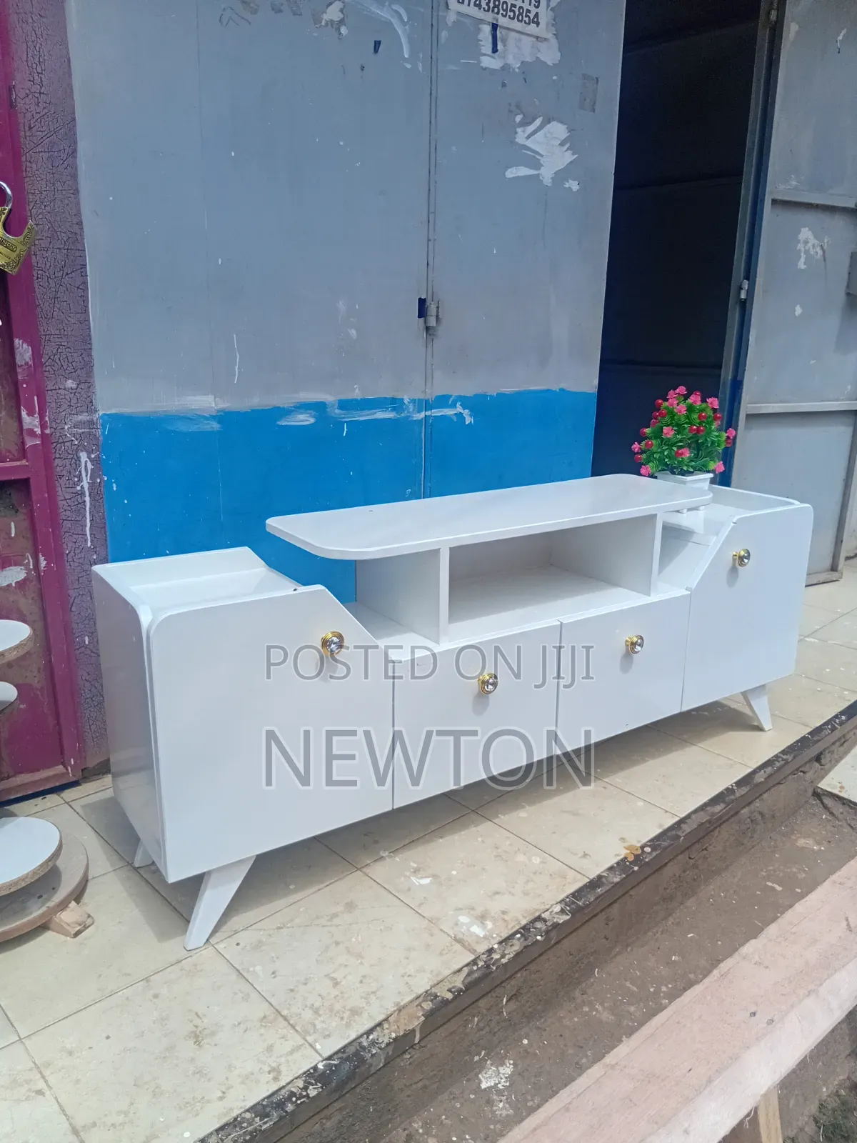 Quality TV Stand