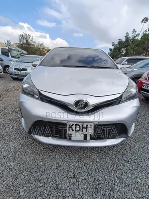 Toyota Vitz 1.3 AWD 5dr 2015 Silver