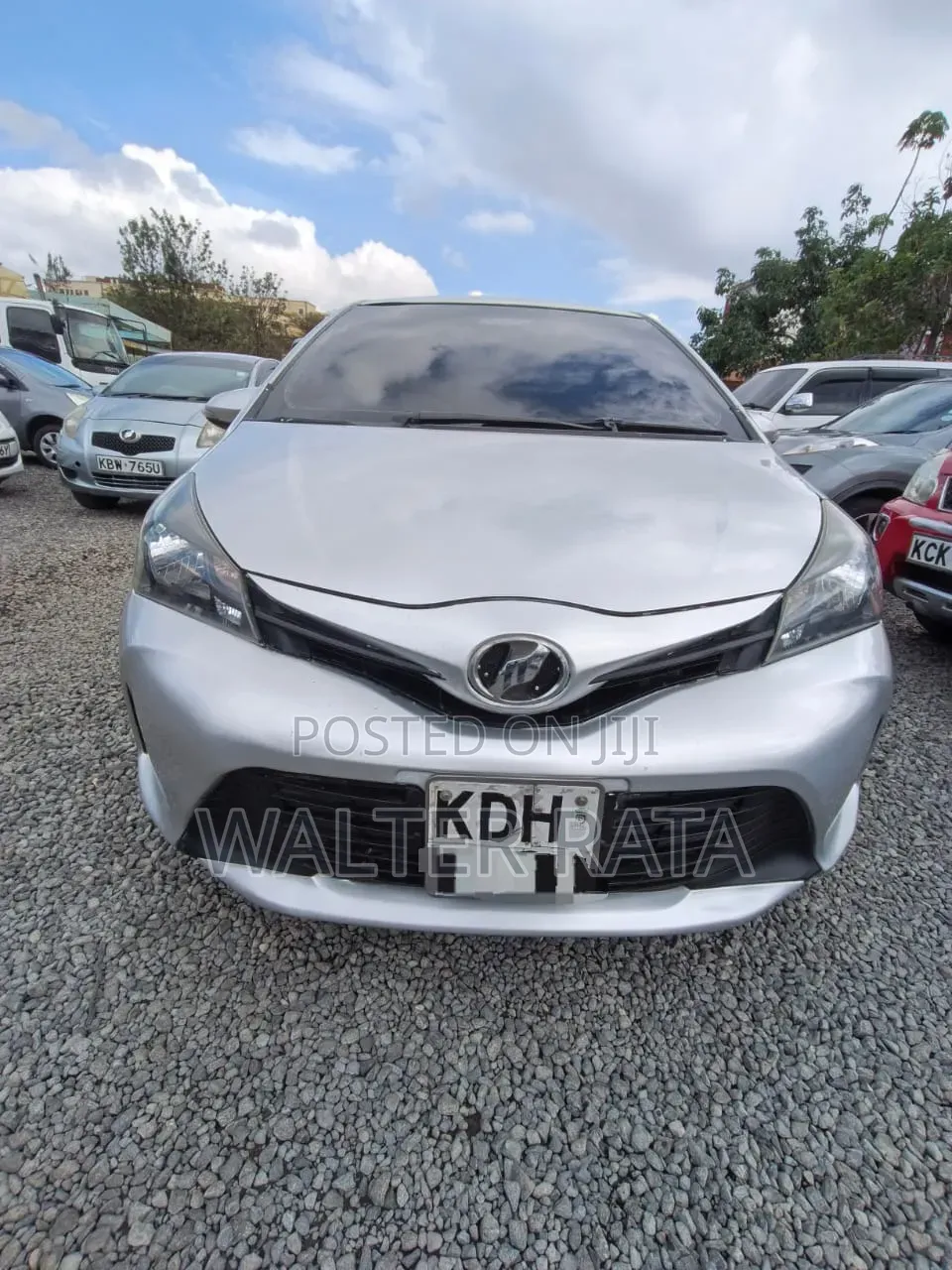 Toyota Vitz 1.3 AWD 5dr 2015 Silver